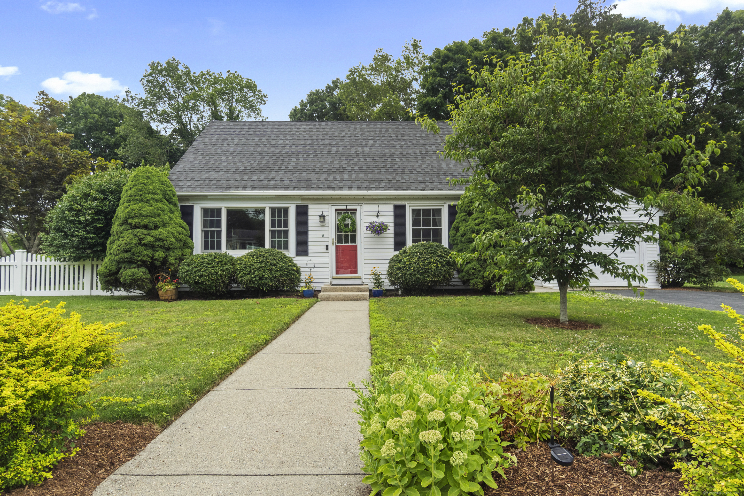 8 Deborah Street Waterford CT 06385