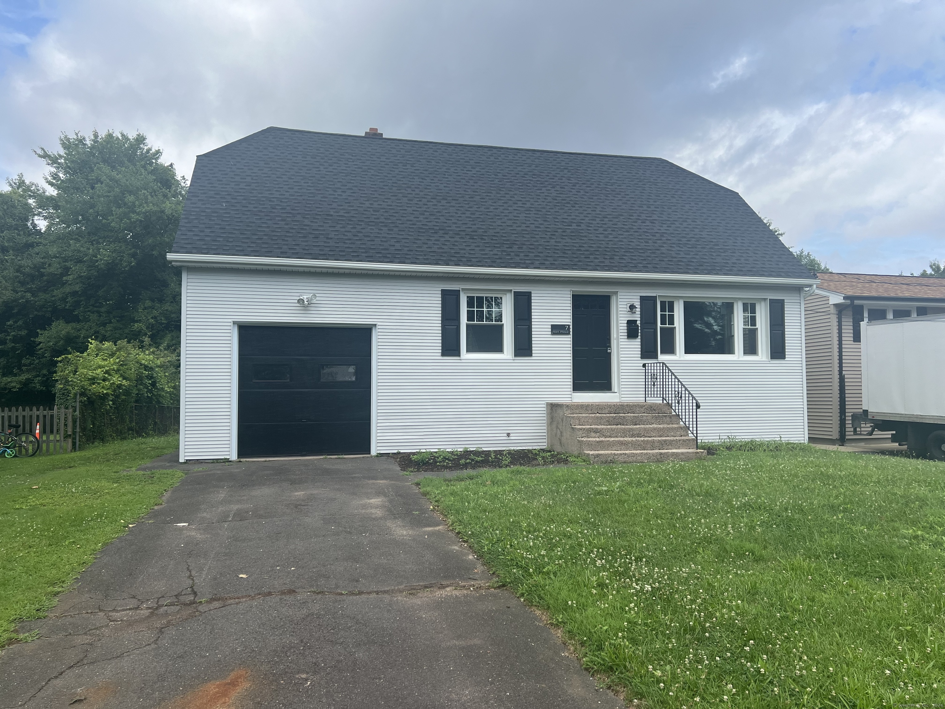 7 Hart Place Plainville CT 06062