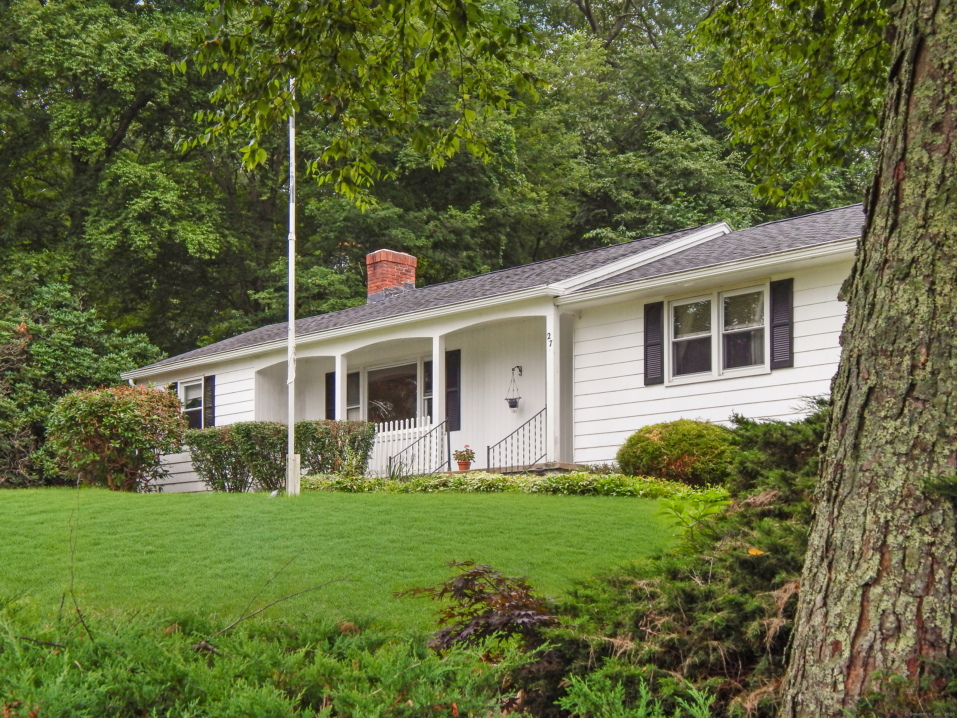 27 Greentree Drive Waterford CT 06385