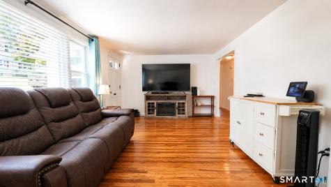 6 Sinclair Street Windsor CT 06095