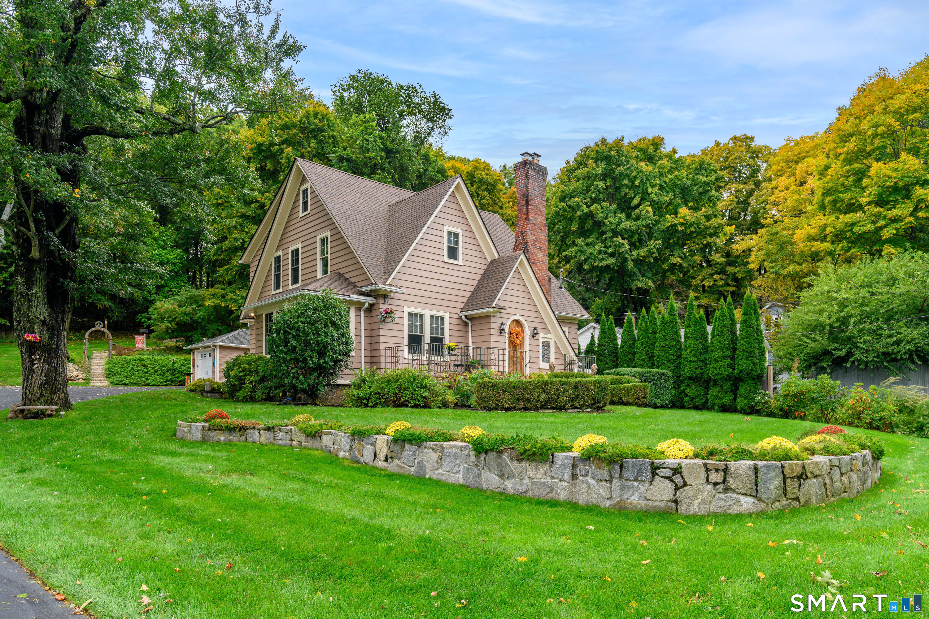 72 Dodgingtown Road Bethel CT 06801