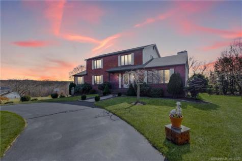 4 Smoke Rise Circle Prospect CT 06712