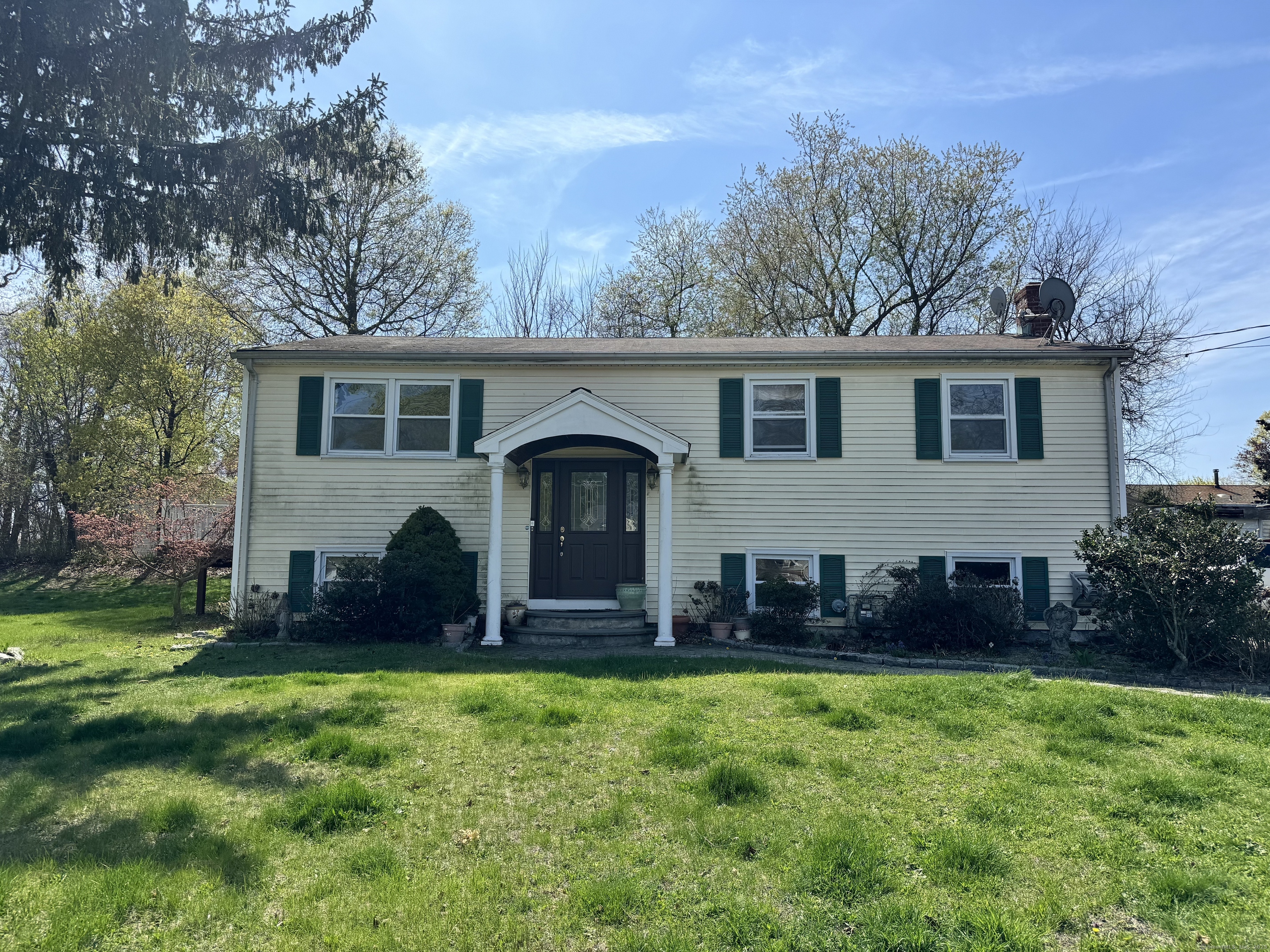62 Collingsdale Drive Milford CT 06461