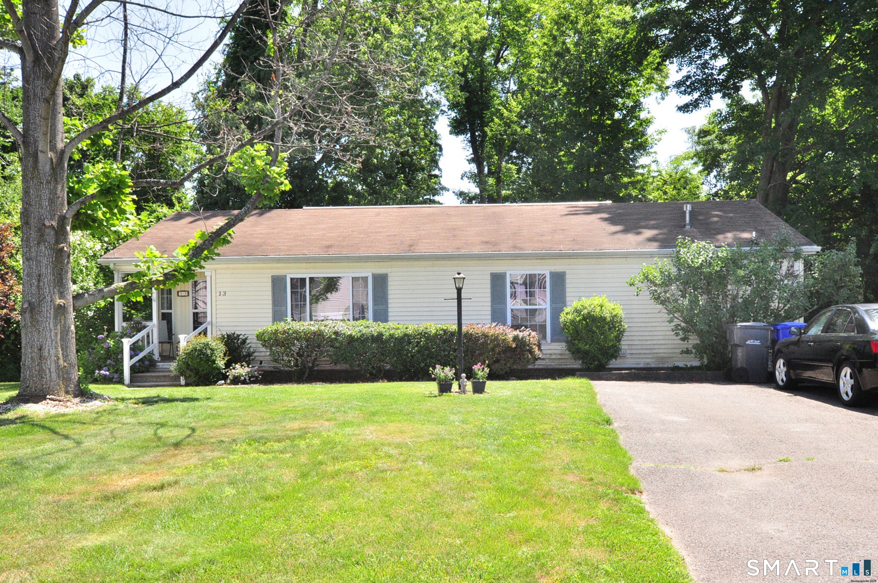 13 Laurel Circle East Windsor CT 06088