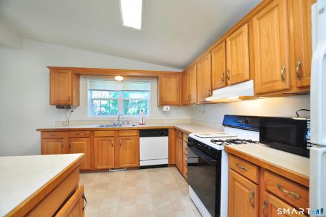 13 Laurel Circle East Windsor CT 06088