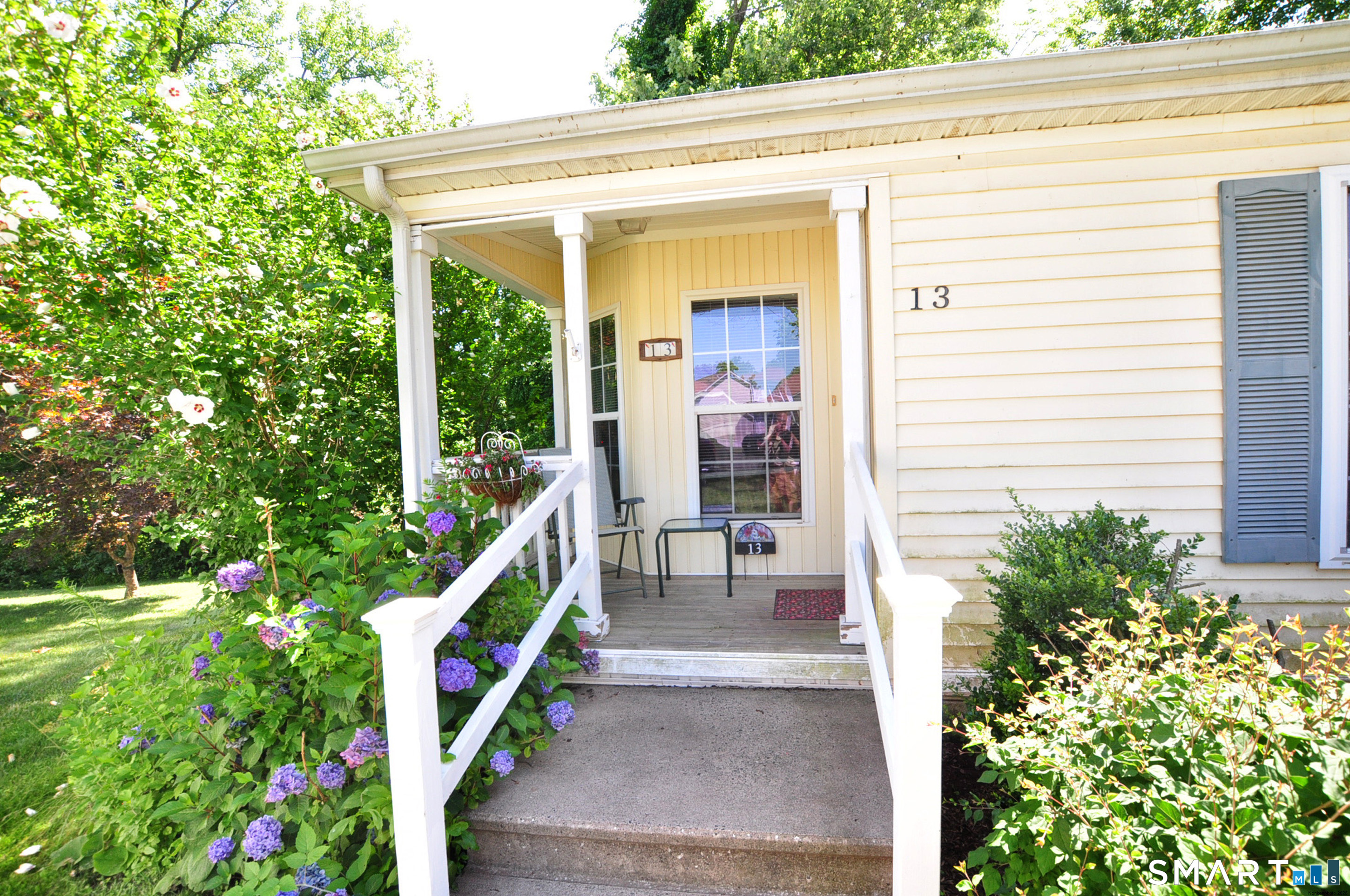 13 Laurel Circle East Windsor CT 06088