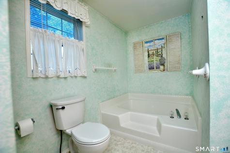 13 Laurel Circle East Windsor CT 06088