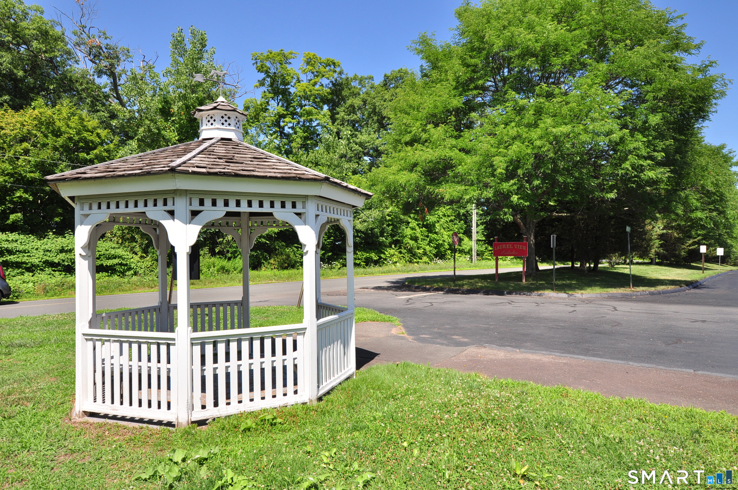 13 Laurel Circle East Windsor CT 06088