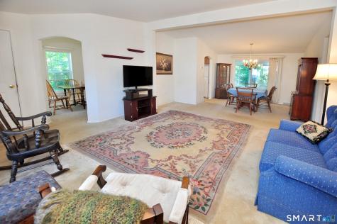 13 Laurel Circle East Windsor CT 06088