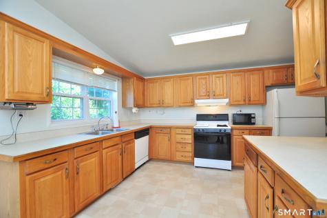 13 Laurel Circle East Windsor CT 06088