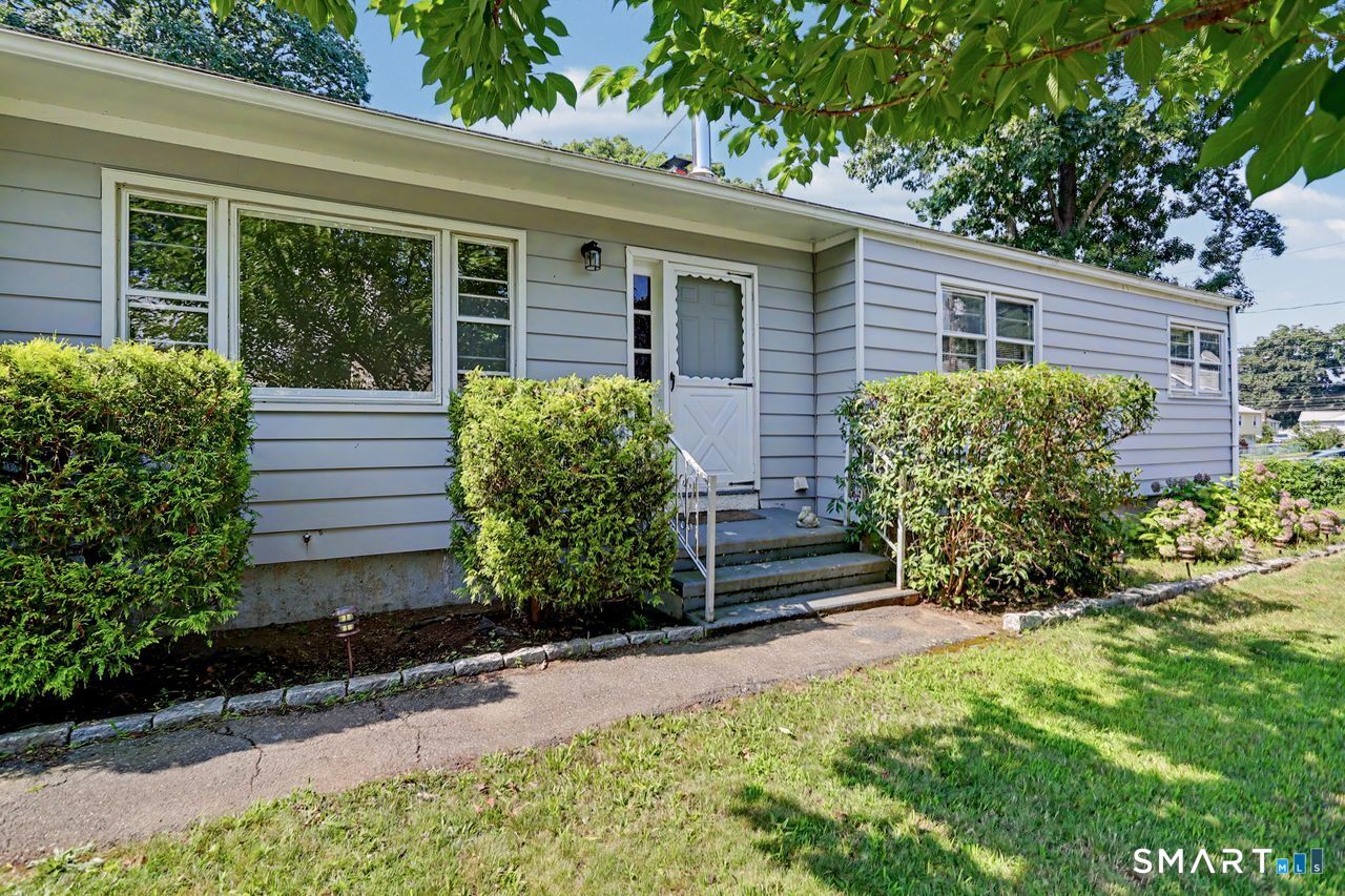 102 Andrews Avenue Milford CT 06460