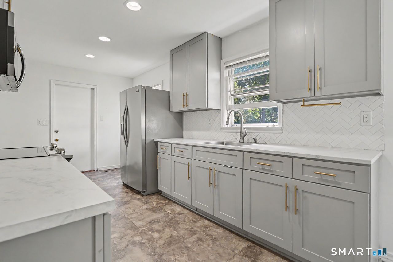 102 Andrews Avenue Milford CT 06460