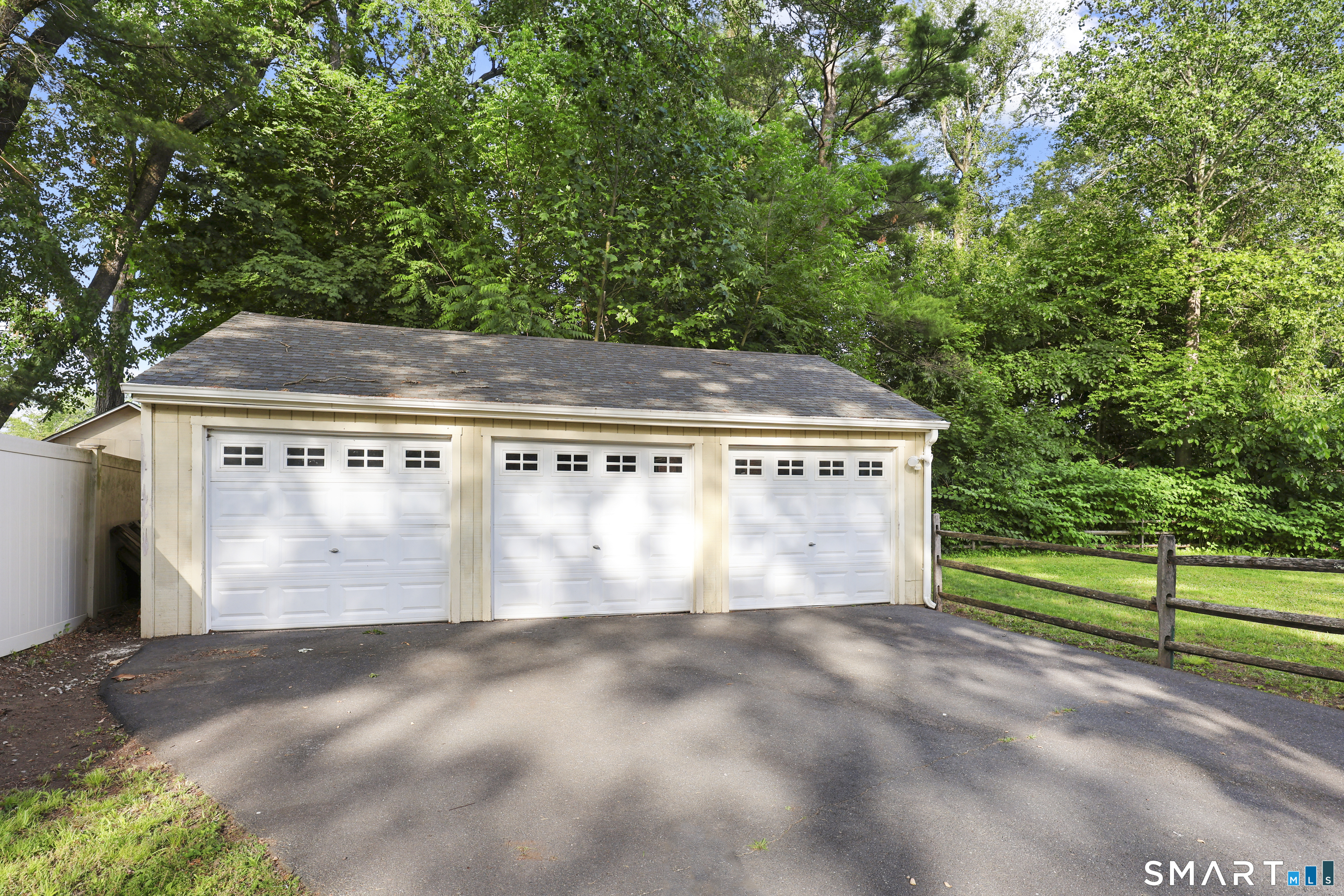 26 Fernbel Lane West Hartford CT 06107
