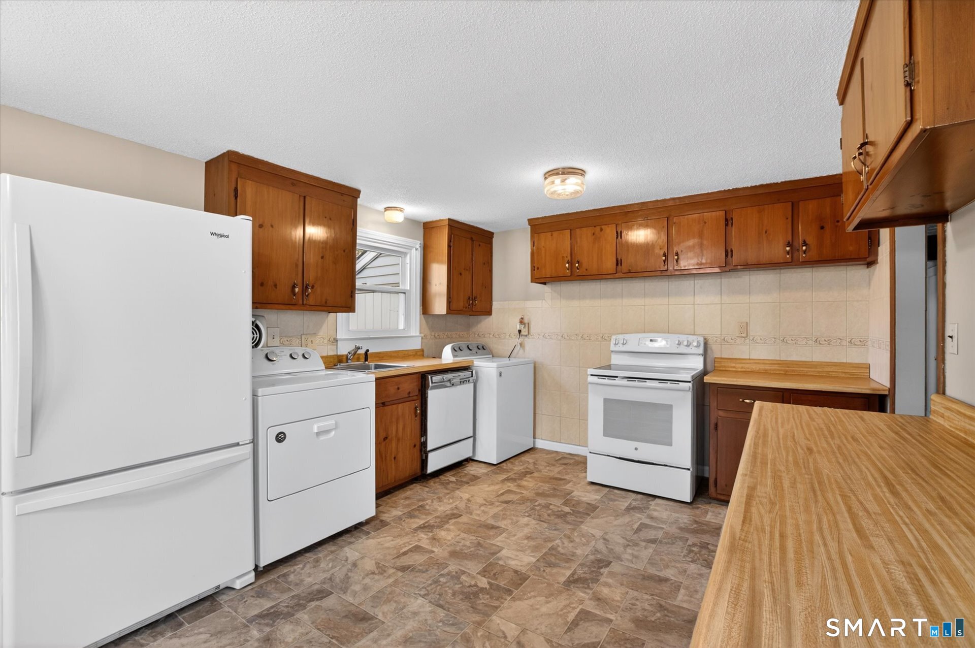 211 Woodycrest Drive East Hartford CT 06118