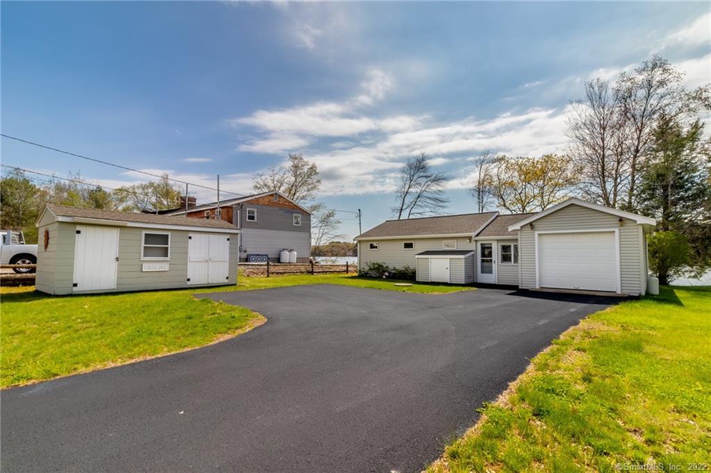 64 Jezierski Lane Thompson CT 06277