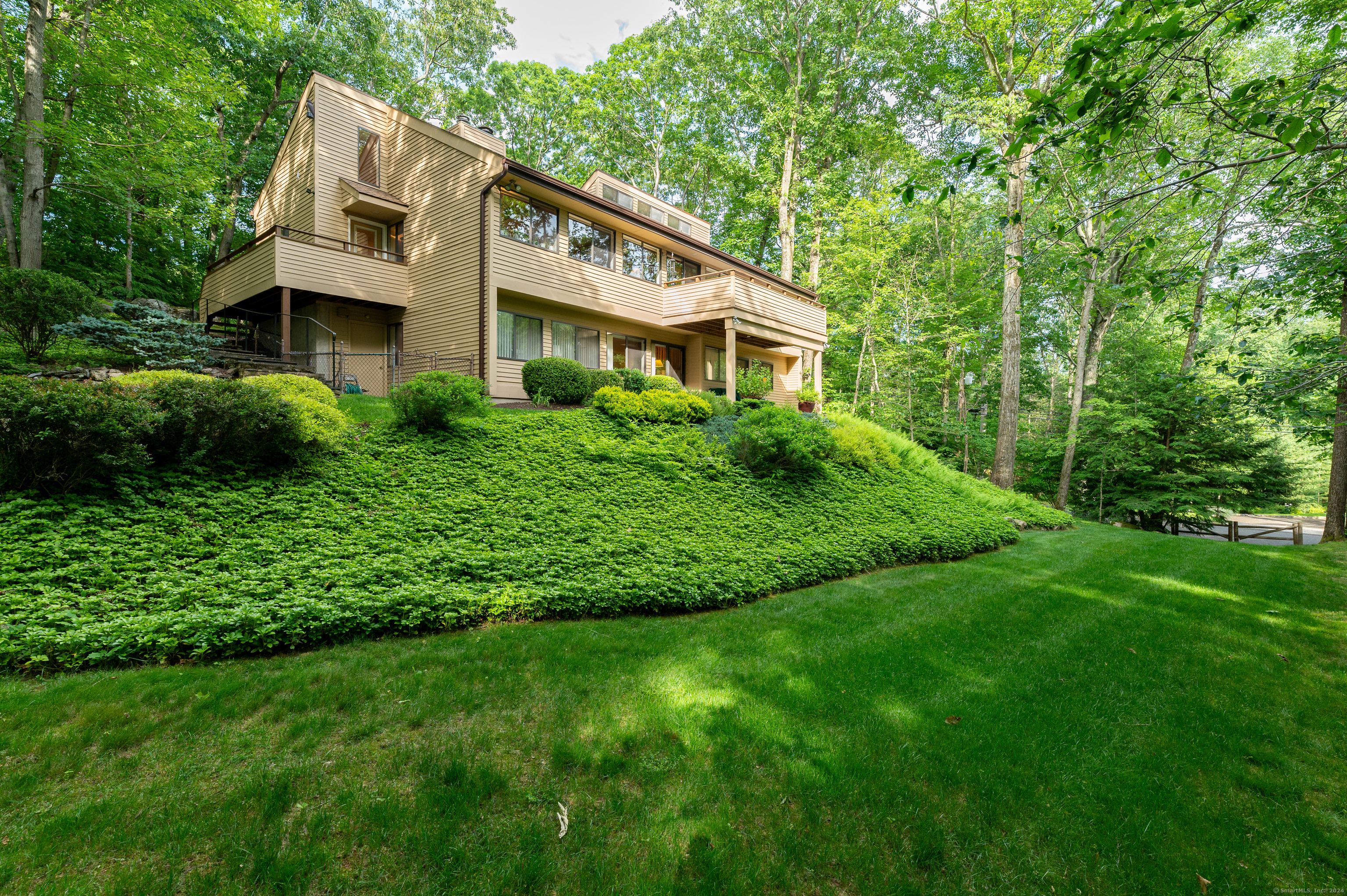 52 Mill Spring Lane Stamford CT 06903