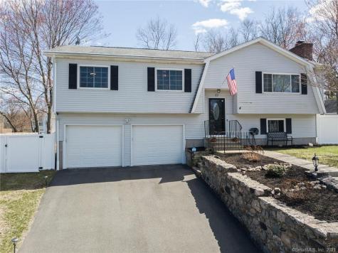 17 Haystack Circle Waterbury CT 06704