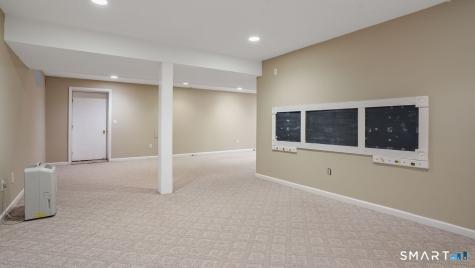 32 Pine Tree Hill Road Newtown CT 06470