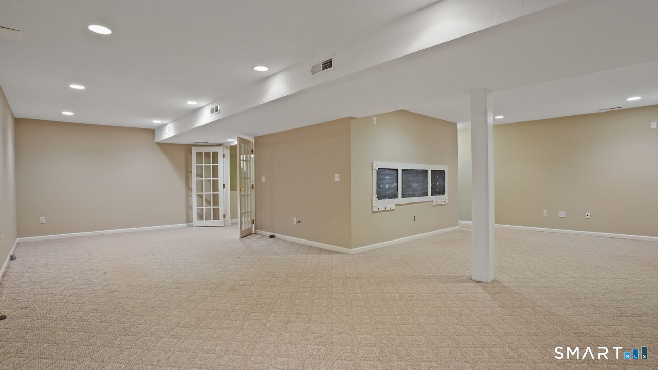 32 Pine Tree Hill Road Newtown CT 06470