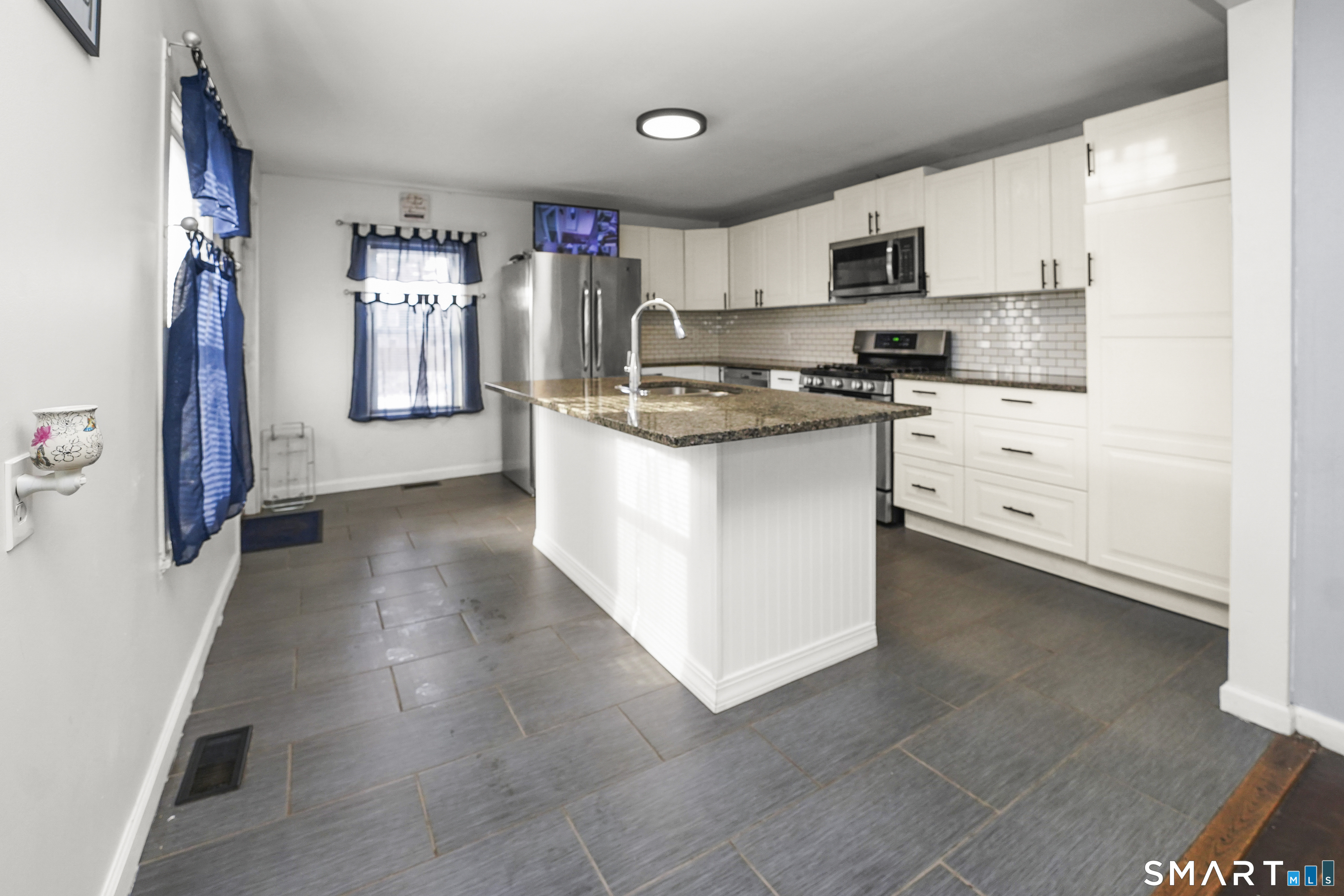 17 Windsor Street Enfield CT 06082