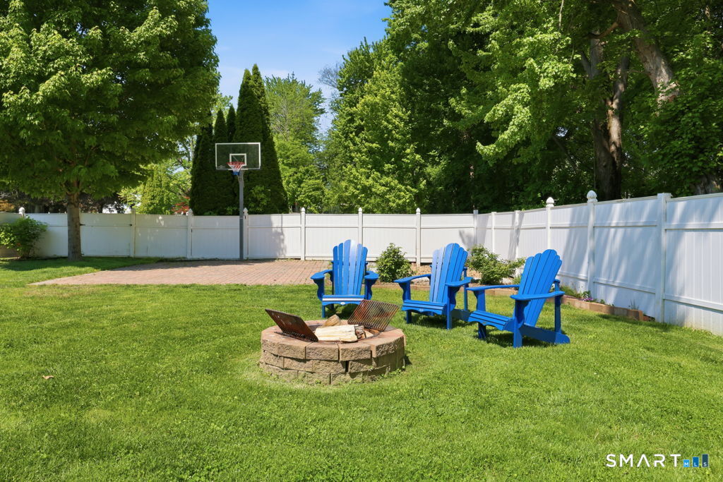 9 Jay Circle Windsor CT 06095