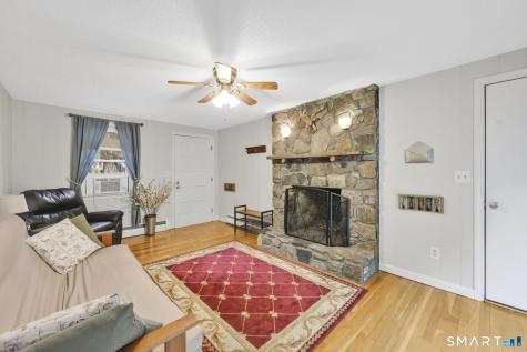 10 Pilgrim Circle Enfield CT 06082