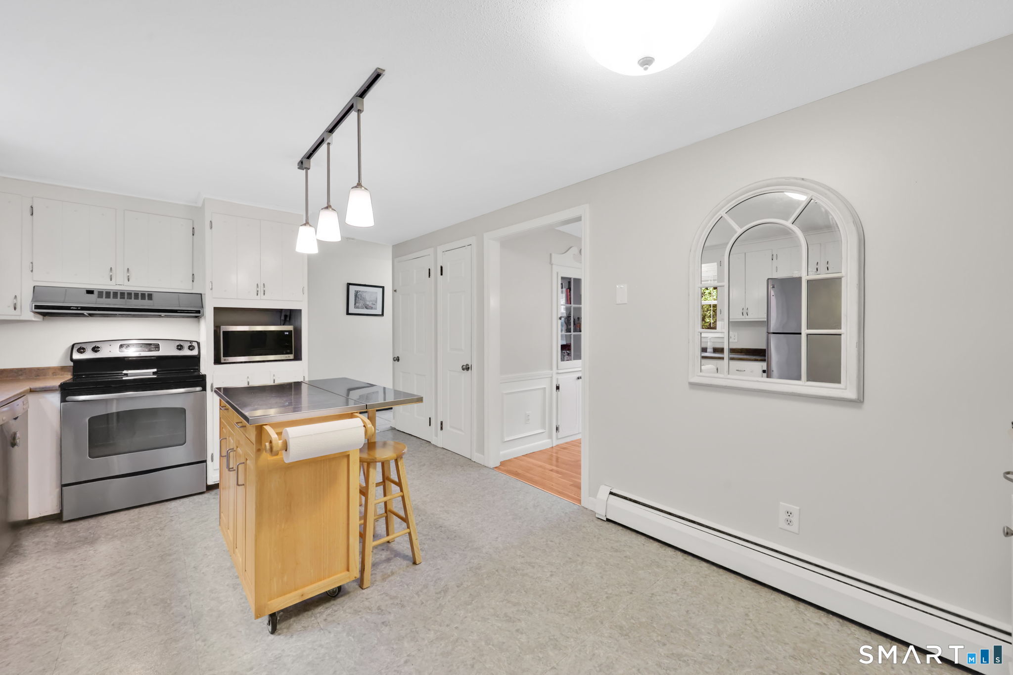 10 Pilgrim Circle Enfield CT 06082