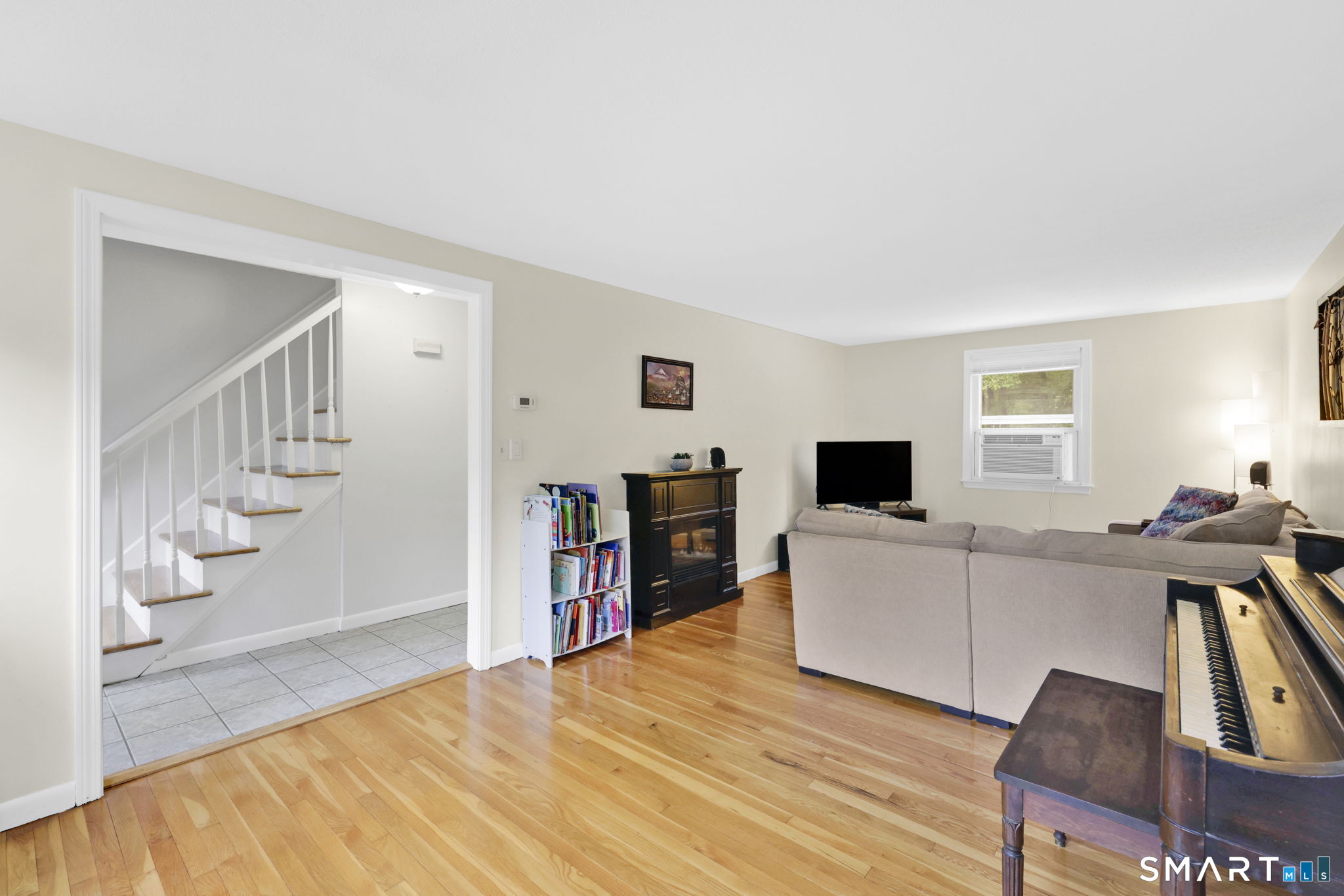 10 Pilgrim Circle Enfield CT 06082