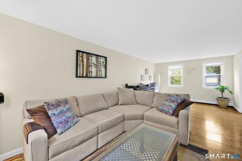 10 Pilgrim Circle Enfield CT 06082
