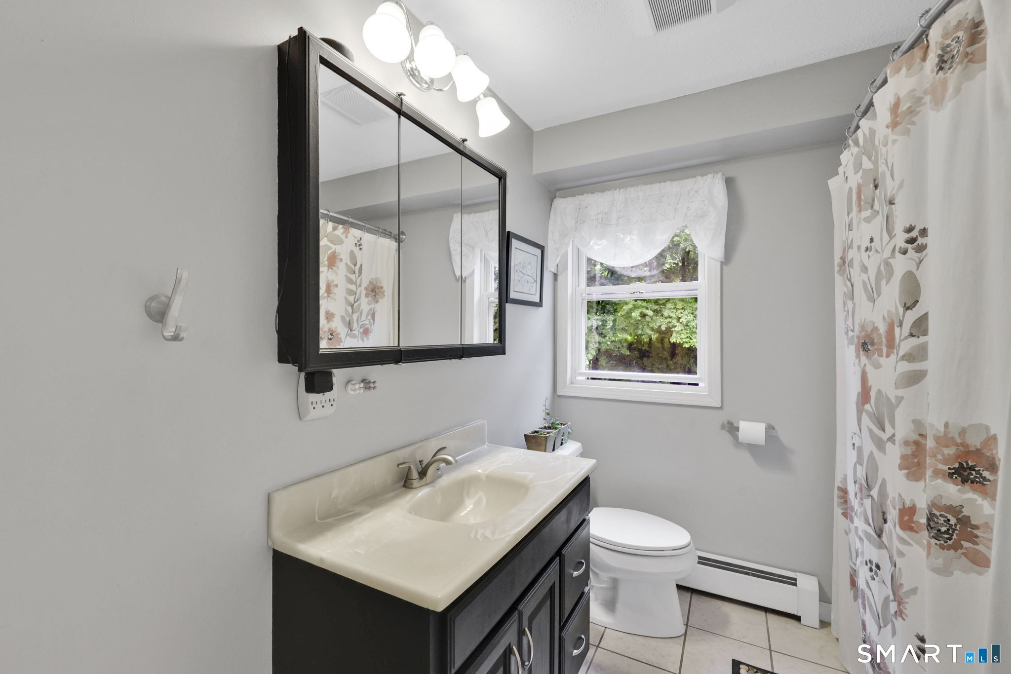10 Pilgrim Circle Enfield CT 06082