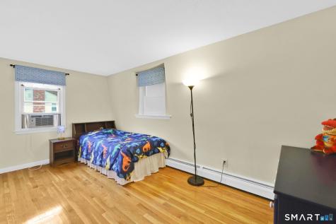 10 Pilgrim Circle Enfield CT 06082