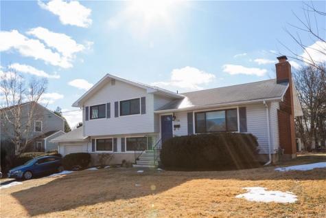 81 Sigwin Drive Fairfield CT 06824