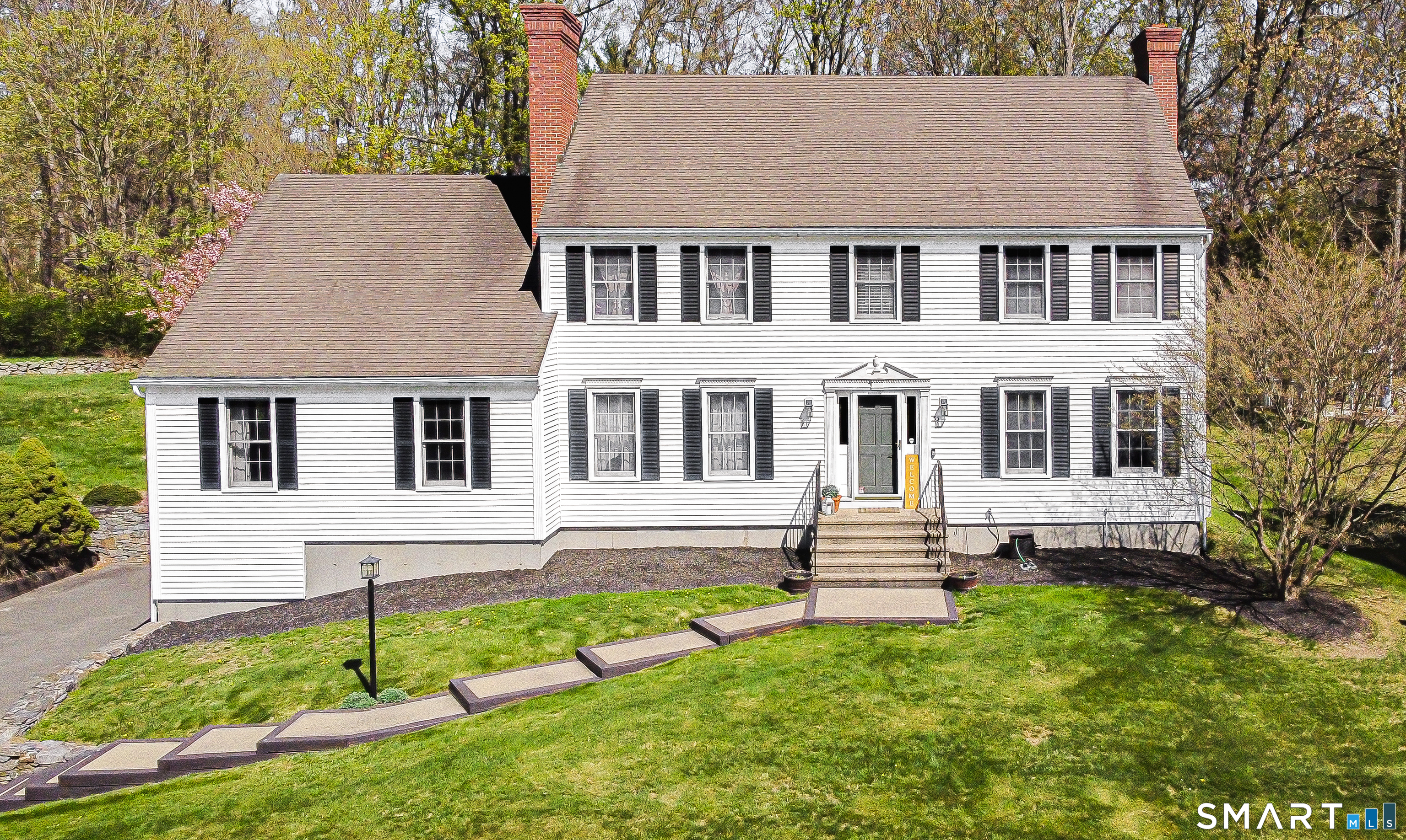 33 Country Club Woods Circle Waterbury CT 06708