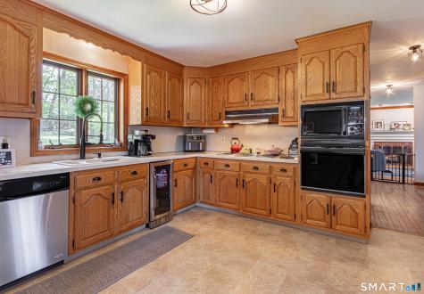 33 Country Club Woods Circle Waterbury CT 06708