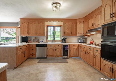 33 Country Club Woods Circle Waterbury CT 06708