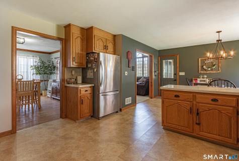 33 Country Club Woods Circle Waterbury CT 06708