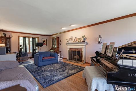33 Country Club Woods Circle Waterbury CT 06708