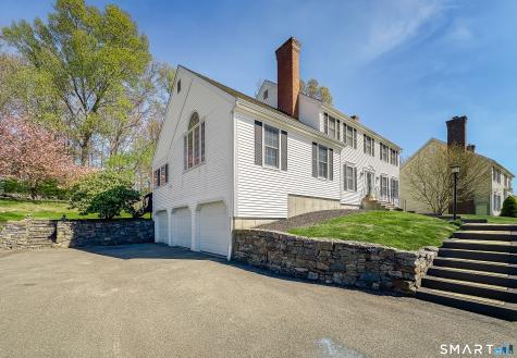 33 Country Club Woods Circle Waterbury CT 06708