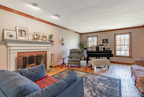 33 Country Club Woods Circle Waterbury CT 06708