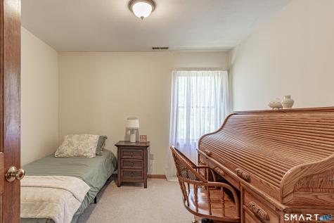 33 Country Club Woods Circle Waterbury CT 06708