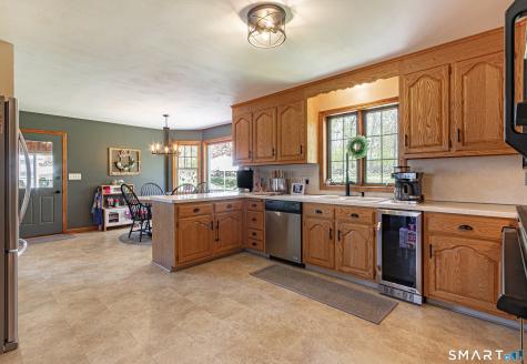 33 Country Club Woods Circle Waterbury CT 06708