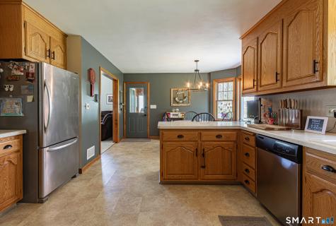 33 Country Club Woods Circle Waterbury CT 06708