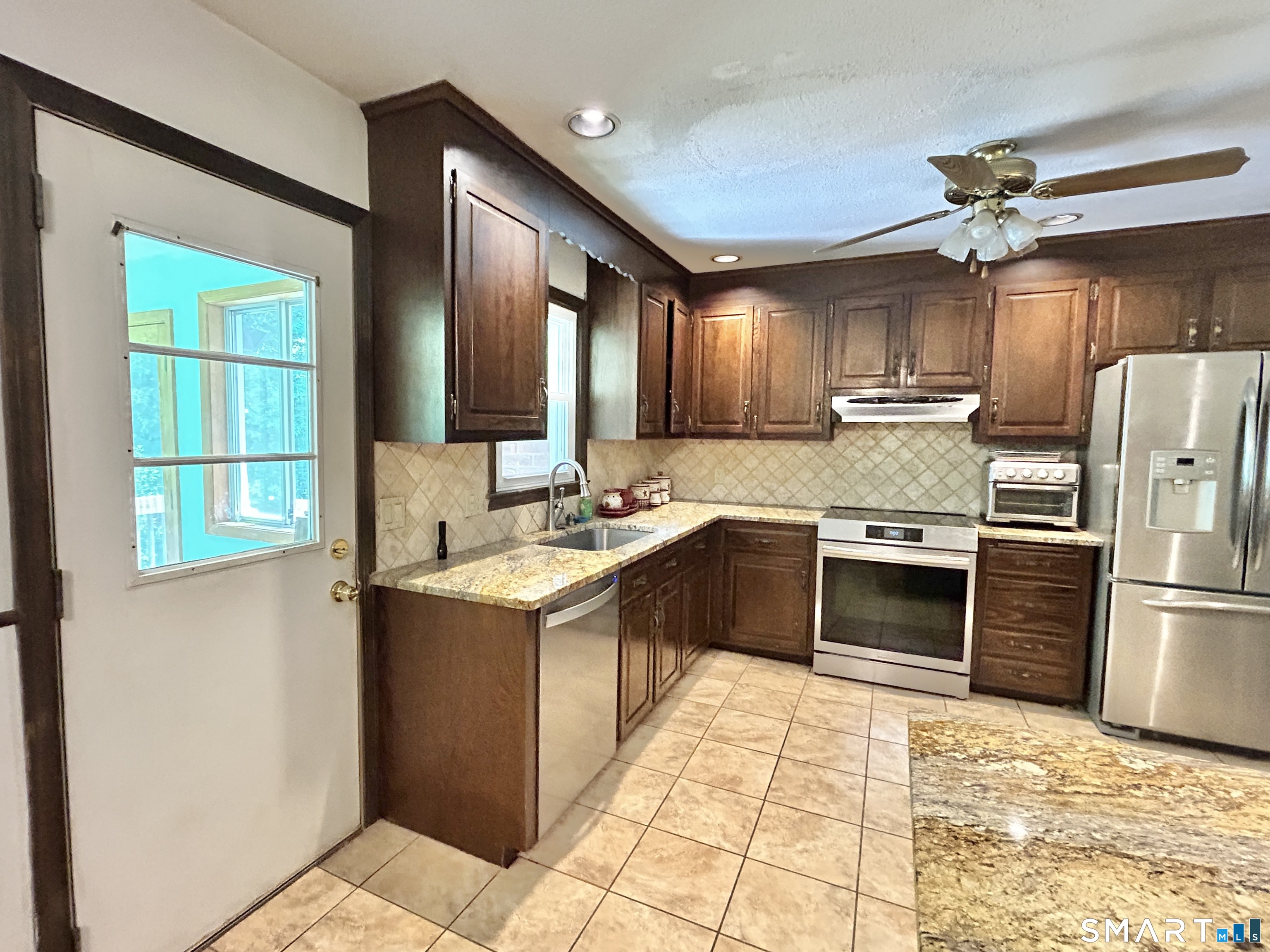 5 Davis Road Oxford CT 06478