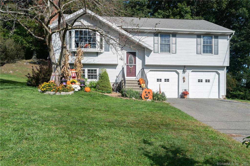 26 Oak Hollow Drive Waterbury CT 06708