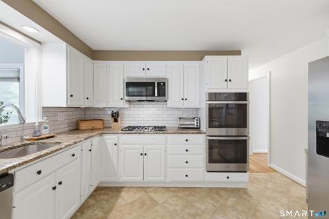 5 Lawton Drive Simsbury CT 06070