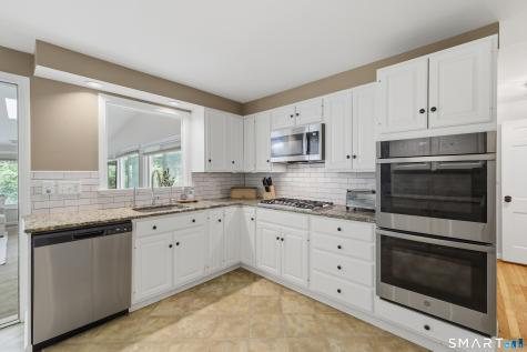 5 Lawton Drive Simsbury CT 06070