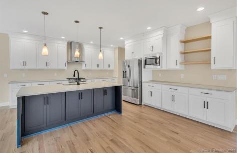 47 Brookview Drive Glastonbury CT 06033