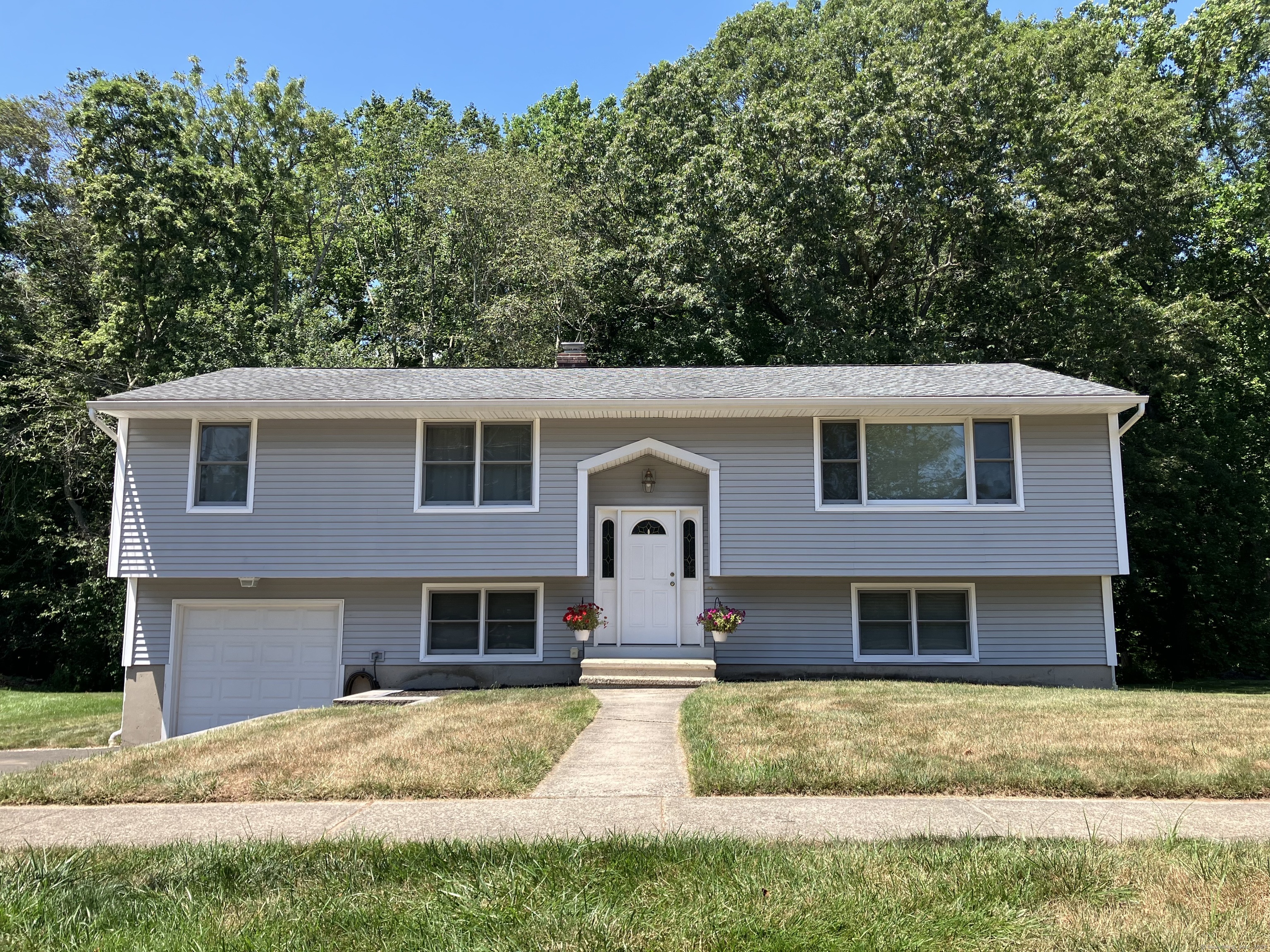 55 Dadio Road Hamden CT 06517