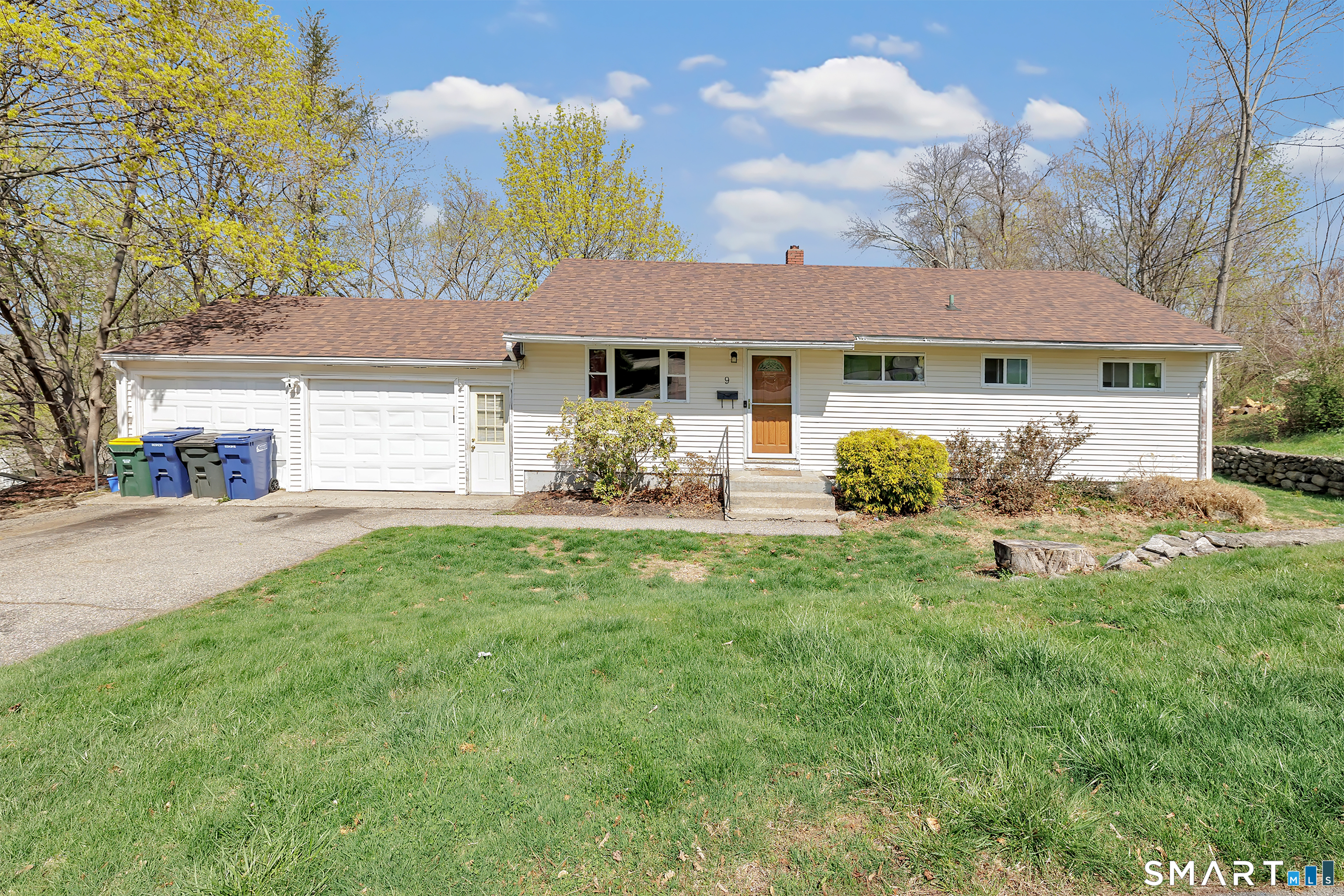 9 Alan Drive Ansonia CT 06401