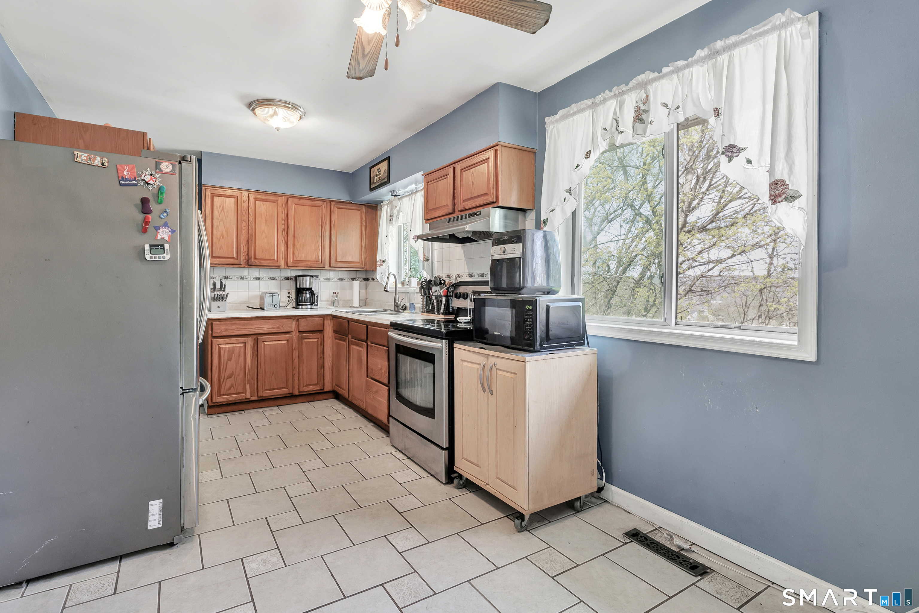 9 Alan Drive Ansonia CT 06401